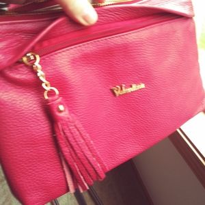 EUC Italian leather shoulder bag.